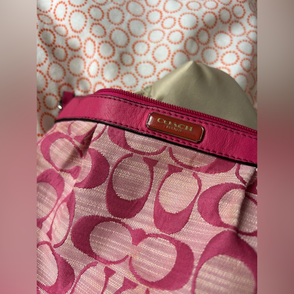 Vintage Coach Pink Wristlet Bag - Picture 9 of 11